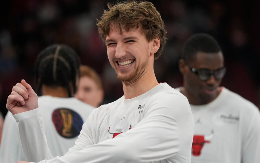 Buzelis su „Bulls“ fiksuoja nuo M. Jordano laikų nematytą seriją