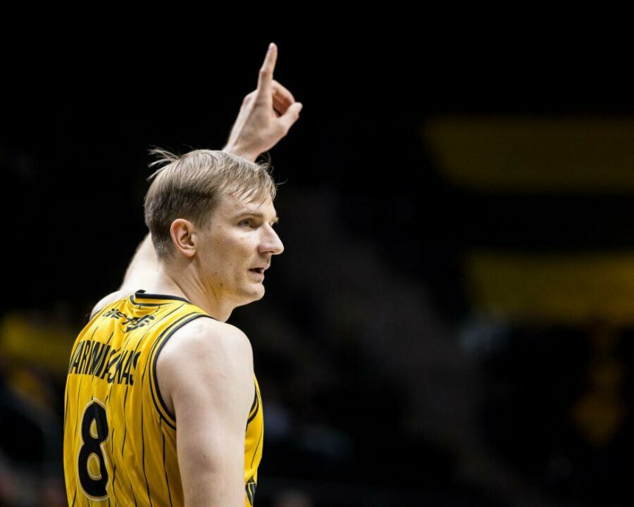 V. Kariniauskas: &bdquo;Žengiame į aik&scaron;tę ir graužiam parketą&ldquo;