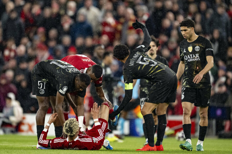 H. Ekitike ilgam neteko vietos rikiuotėje